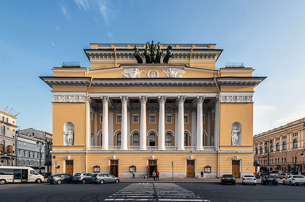 Александринский театр подарил скидки на спектакли обладателям «Единой карты петербуржца»